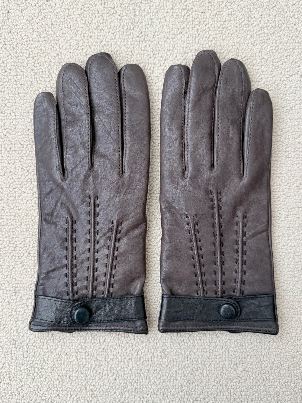 Leather Driving Gloves in Brown and Black (Size M)